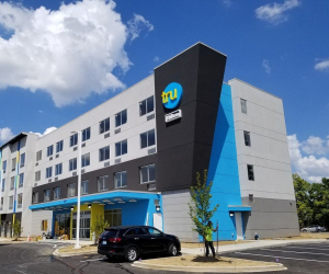 Tru__Commonwealth_Hotels-Airport